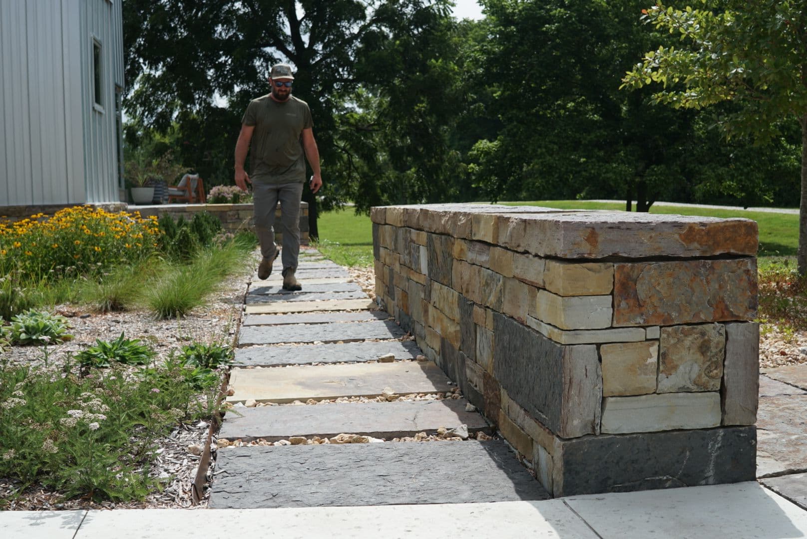 Natural Sandstone Landscape Walls and Stepping Stones in Bentonville